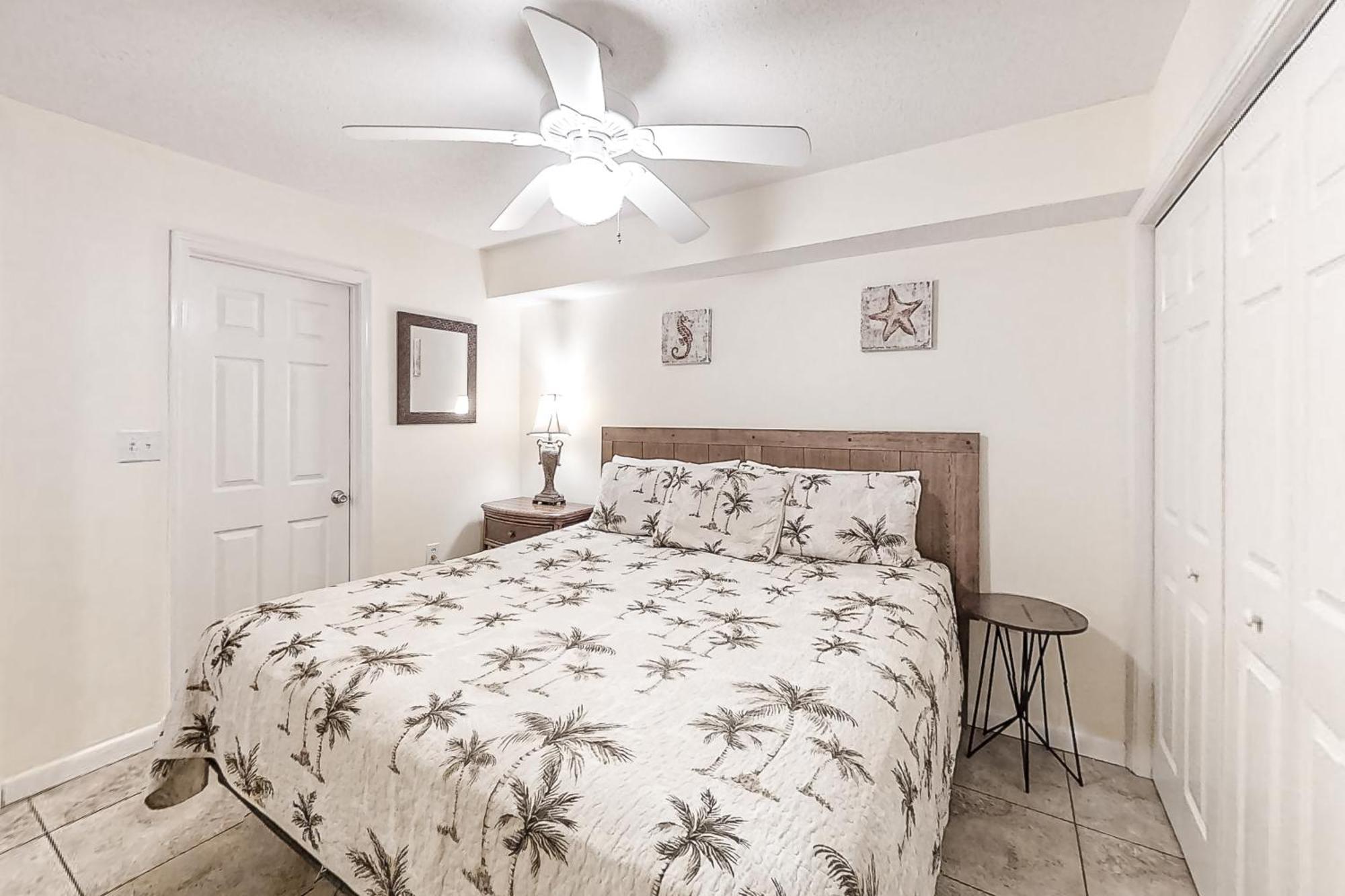 Four Winds Villa Orange Beach Room photo